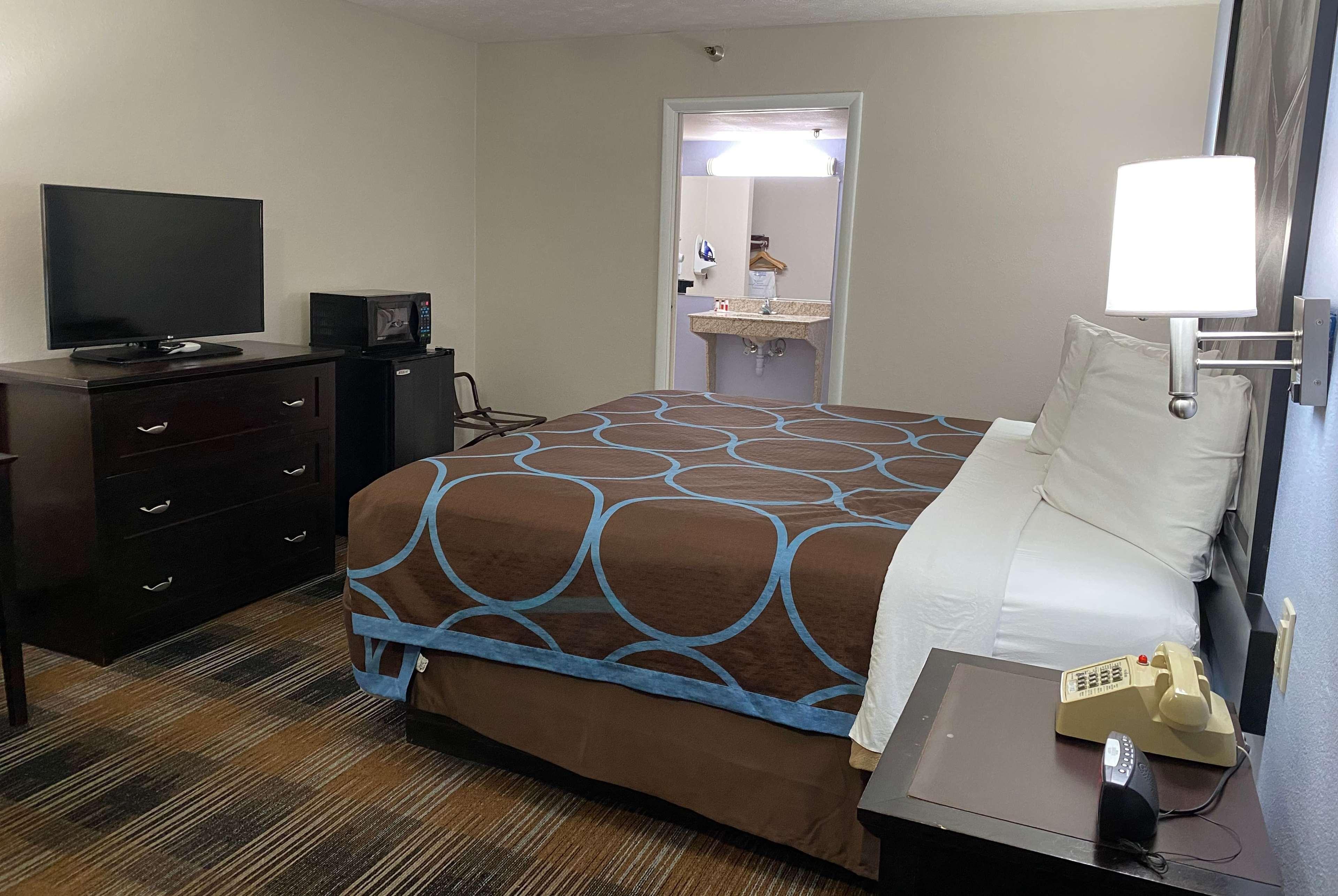 Super 8 By Wyndham Covington Hotel Buitenkant foto