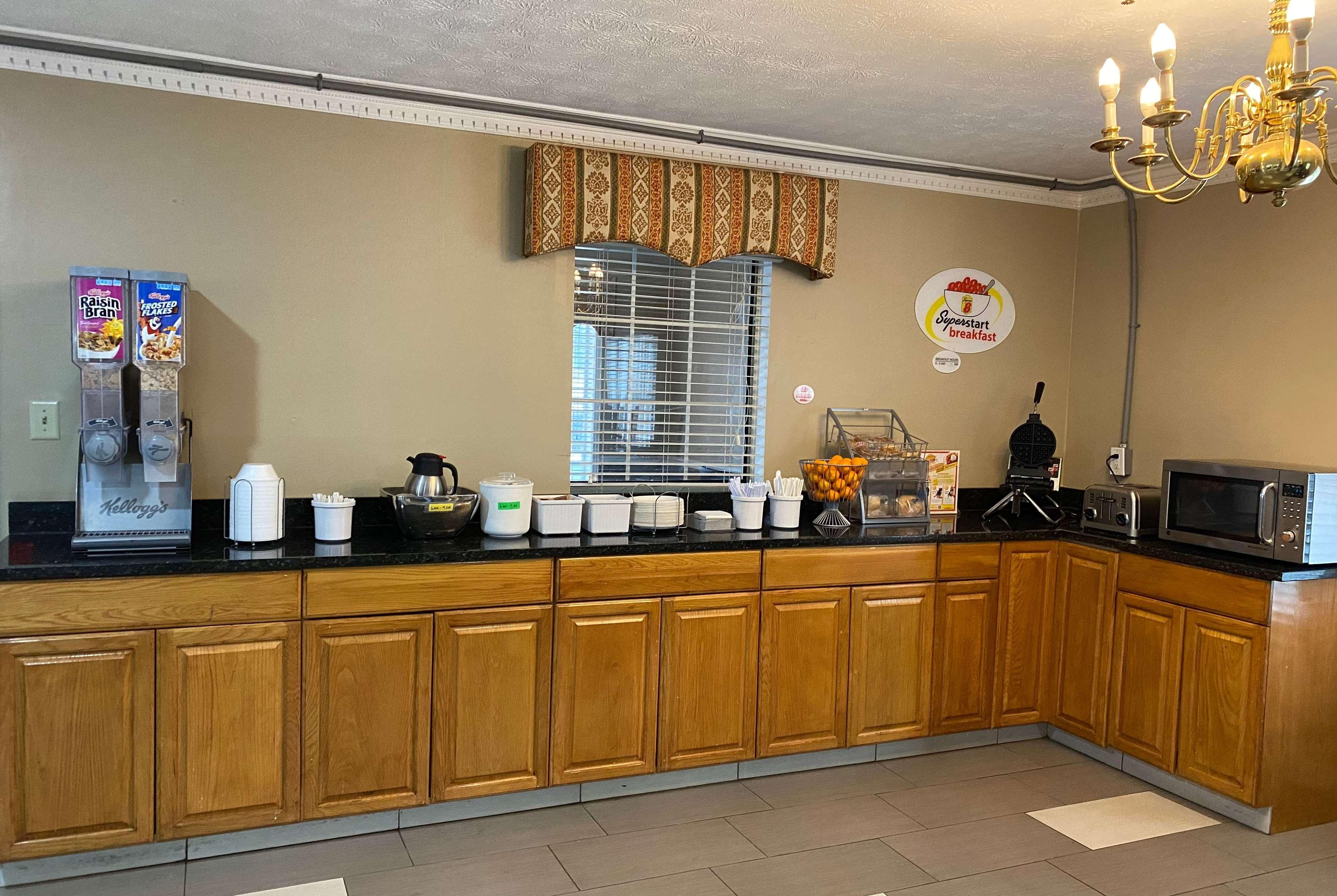 Super 8 By Wyndham Covington Hotel Buitenkant foto